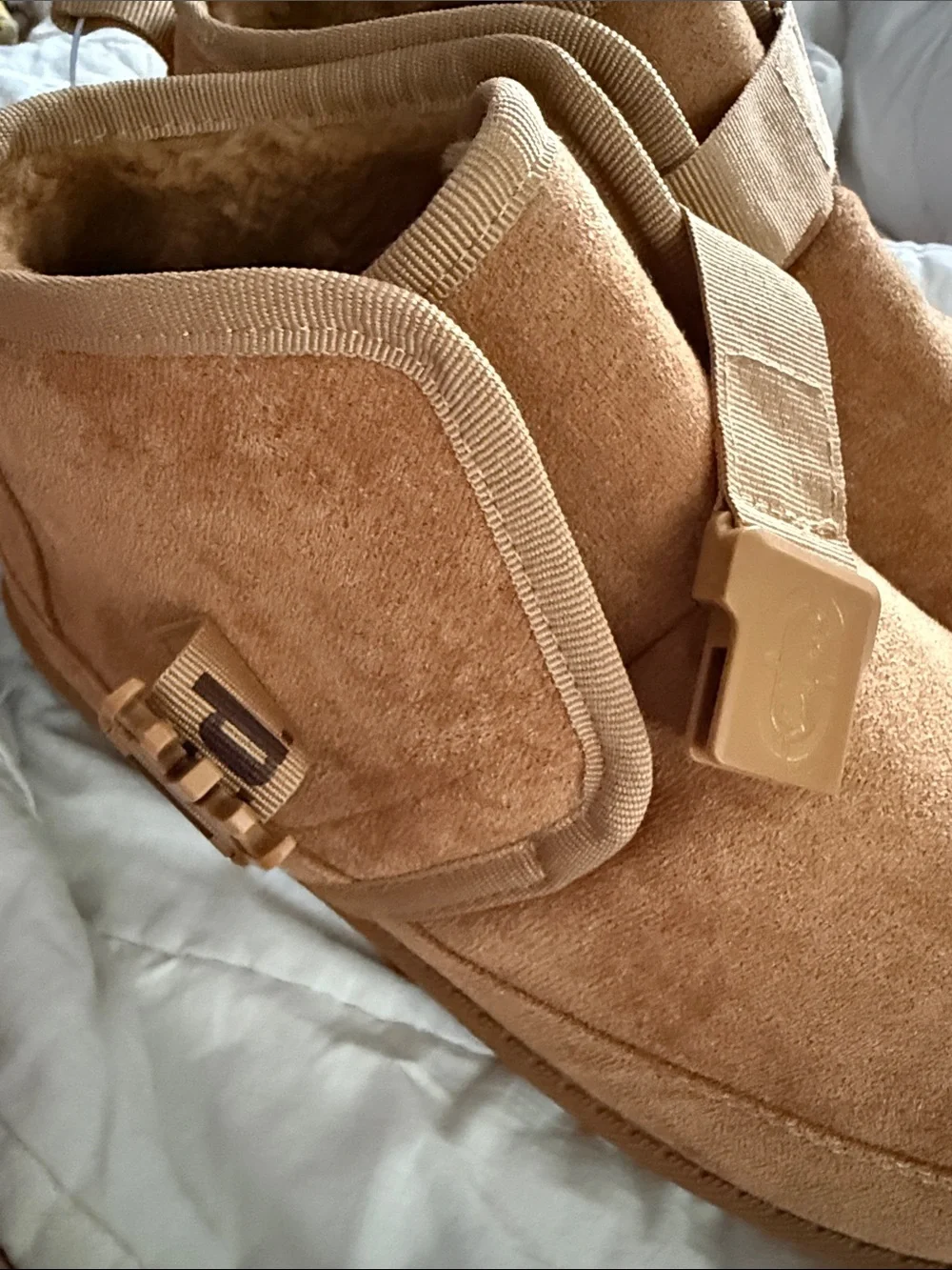 NWT Ecko UNLTD Men’s size 9 Suede Shearling-Lined Ankle Boots - Chestnut buckle